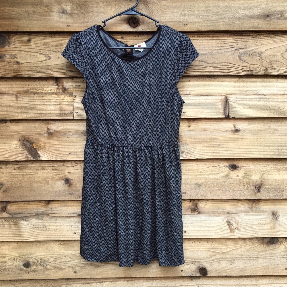 Black & White Dress, Stretchy Fabric, Size M